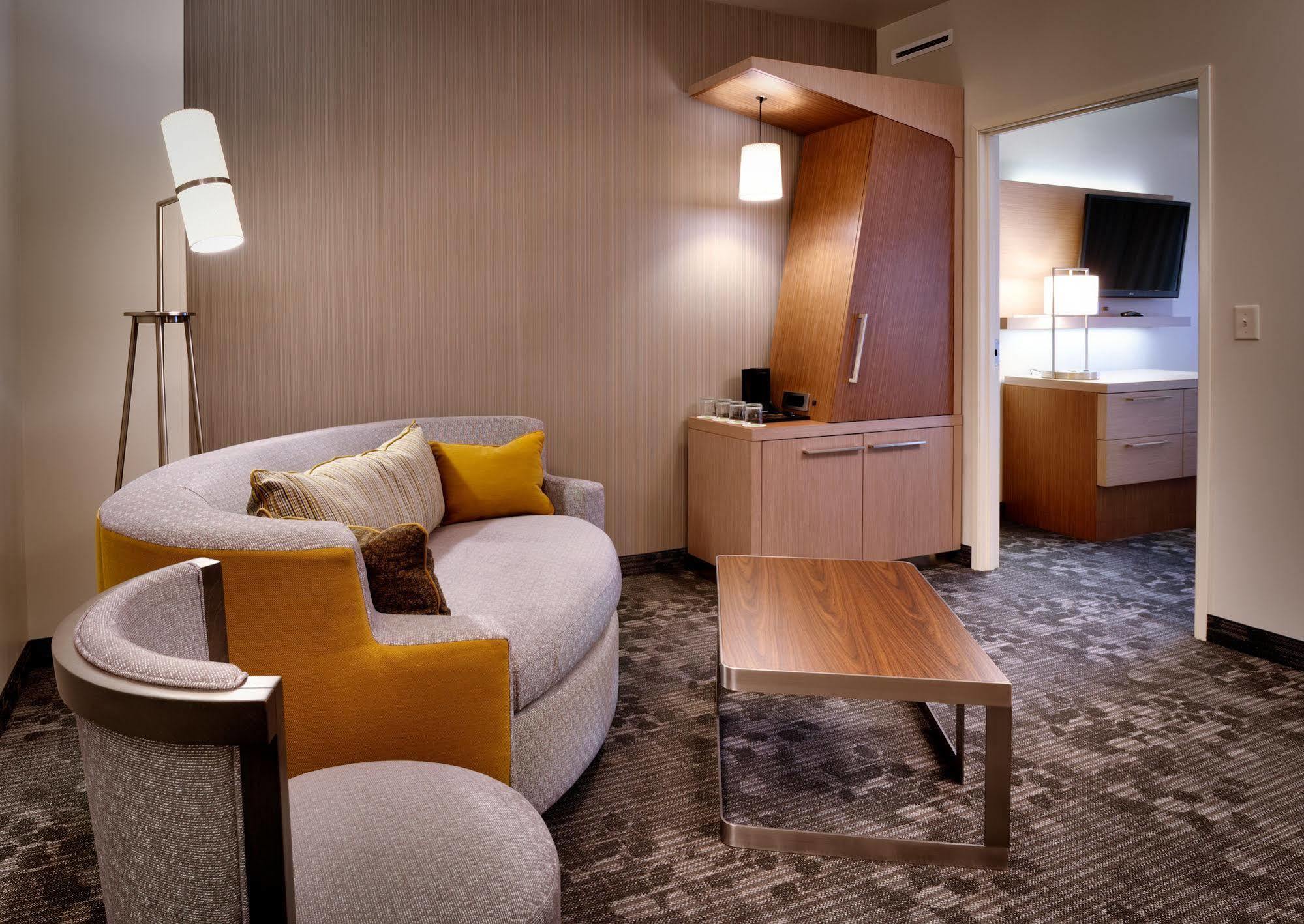 Courtyard By Marriott Phoenix Mesa Gateway Airport Eksteriør billede